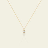 Necklace with water droplet diamond