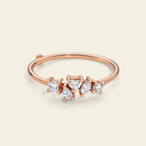 Anello con diamanti incastonati