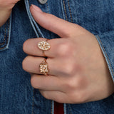 Anello sigillo quadrato in oro e diamanti